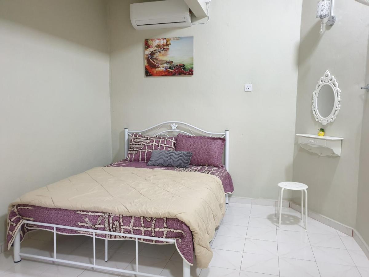 Auni & Auji Homestay Kemaman Chukai Εξωτερικό φωτογραφία