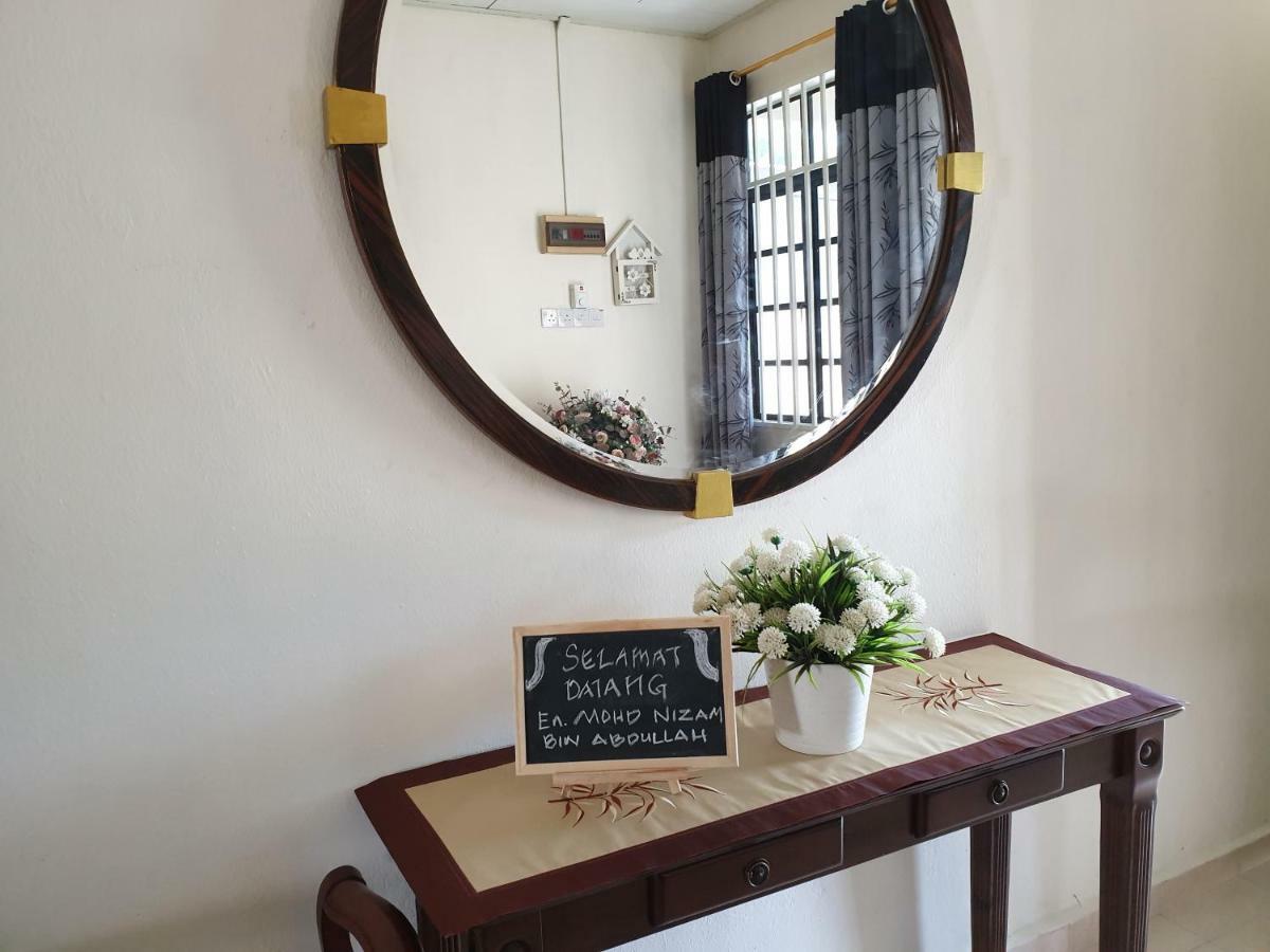 Auni & Auji Homestay Kemaman Chukai Εξωτερικό φωτογραφία